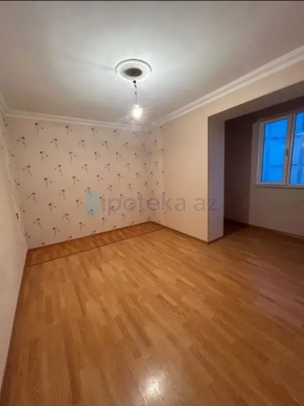 Satılır 2 otaqlı köhnə tikili 60 m²