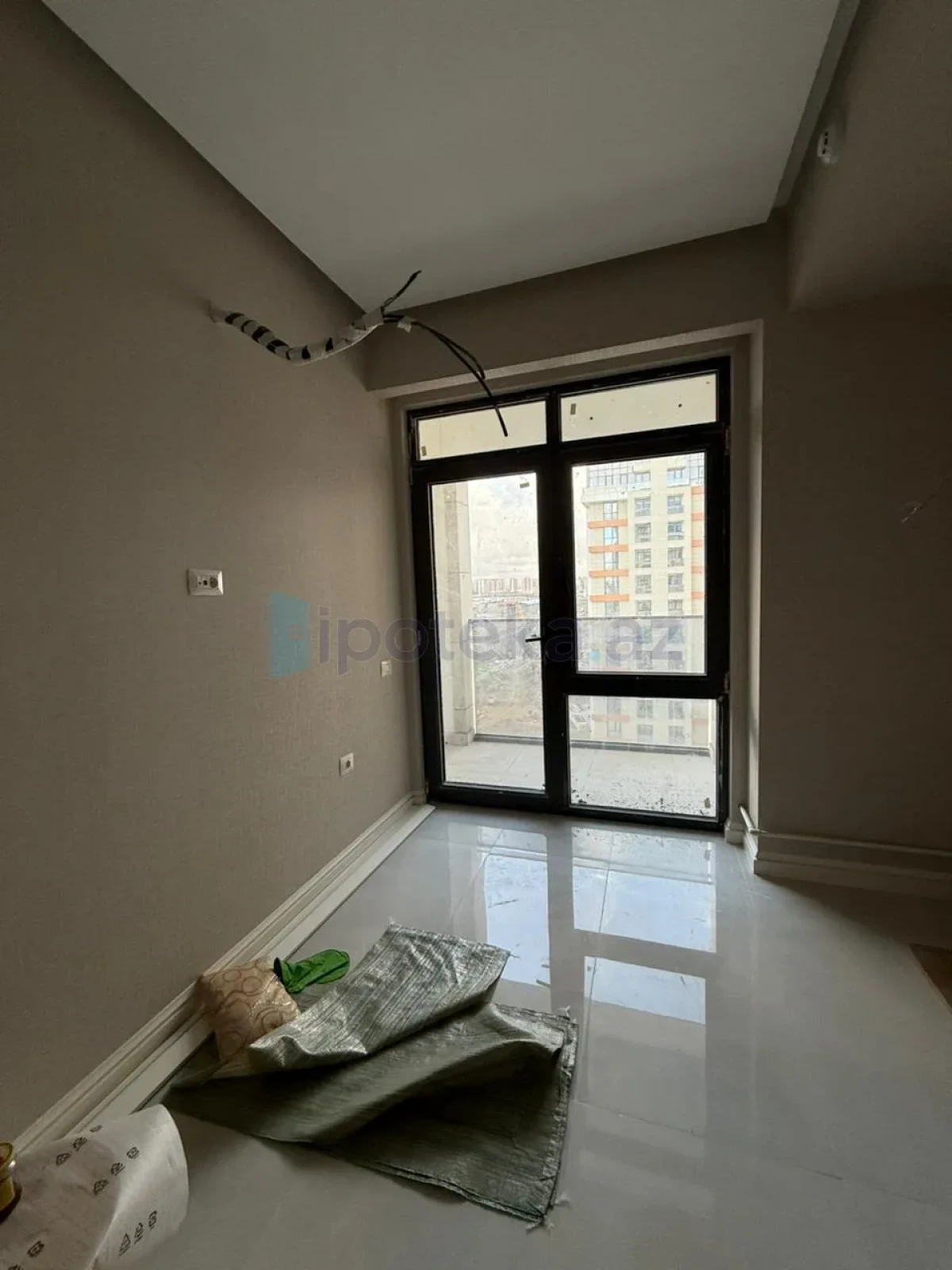 Satılır 3 otaqlı yeni tikili 84 m²