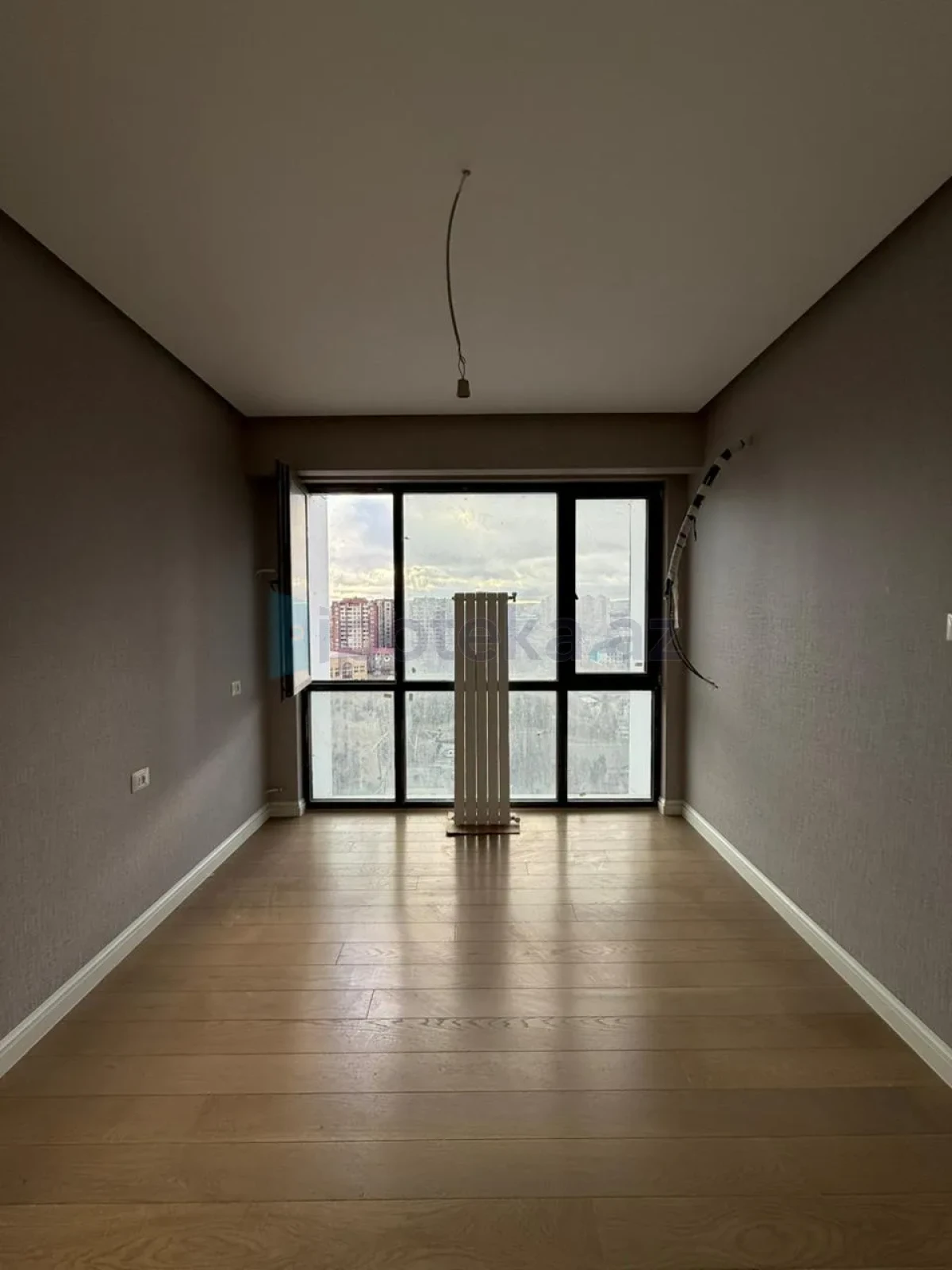 Satılır 3 otaqlı yeni tikili 84 m²