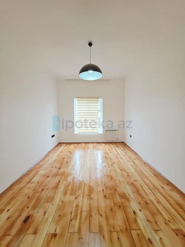 Satılır 5 otaqlı mənzil 240 m²