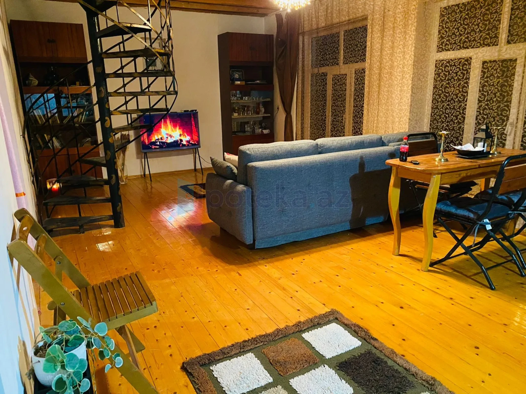 Satılır 6 otaqlı həyət evi 270 m²