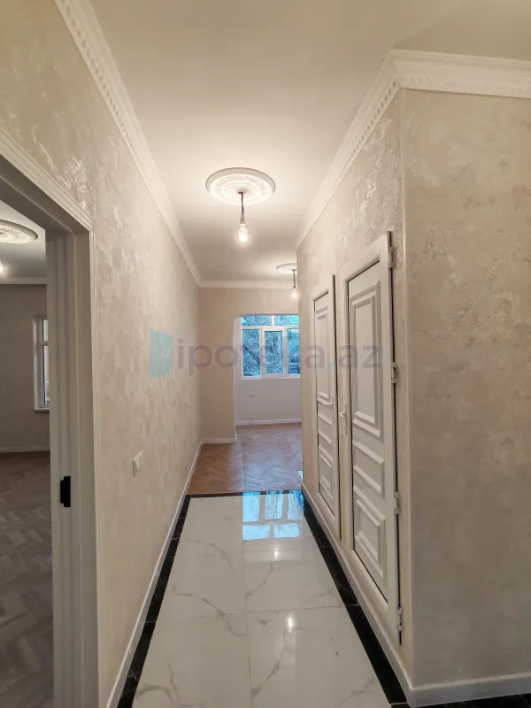 Satılır 3 otaqlı köhnə tikili 100 m²