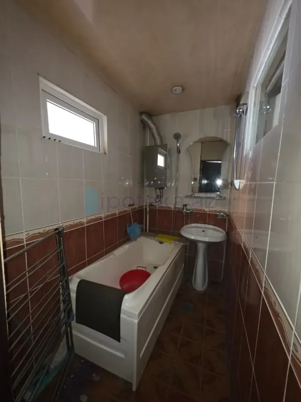 Satılır 2 otaqlı köhnə tikili 60 m²