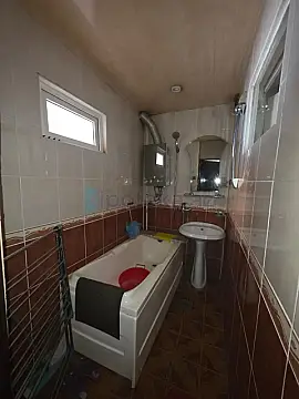 Satılır 2 otaqlı köhnə tikili 60 m²