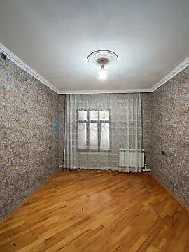 Satılır 2 otaqlı köhnə tikili 65 m²