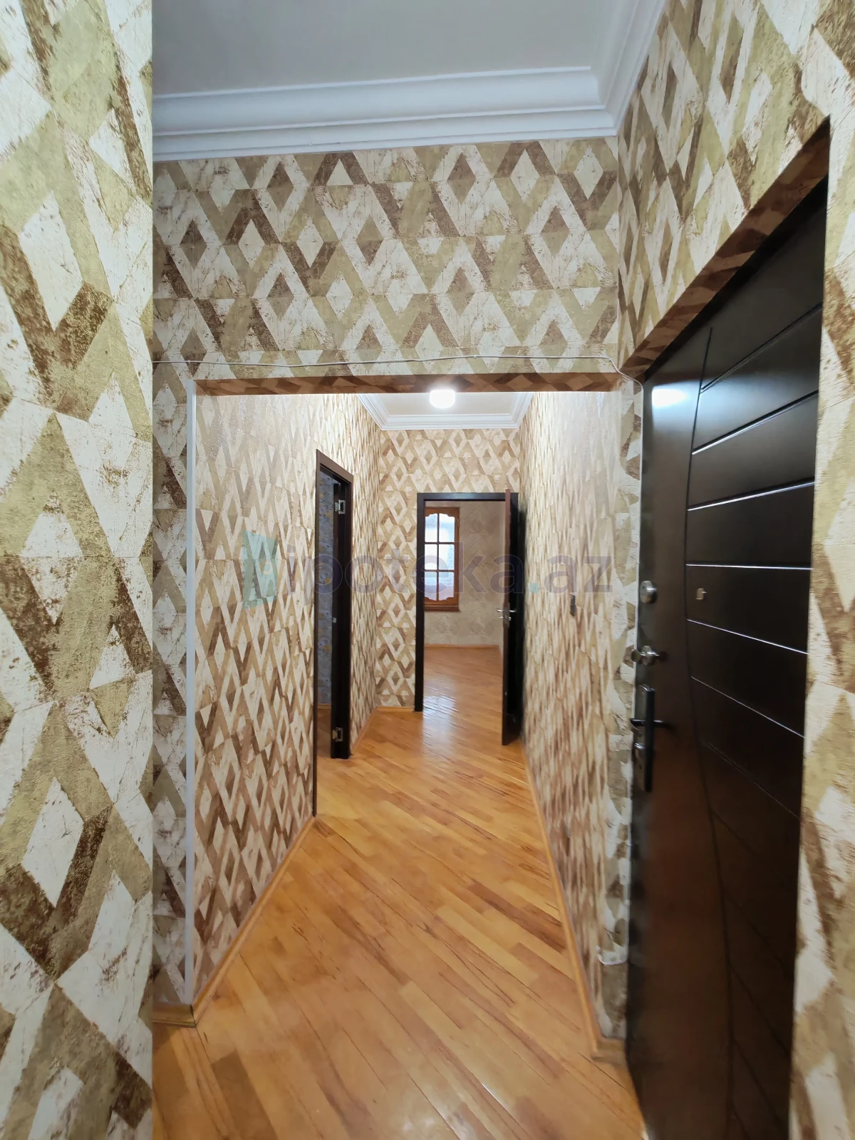 Satılır 2 otaqlı köhnə tikili 65 m²