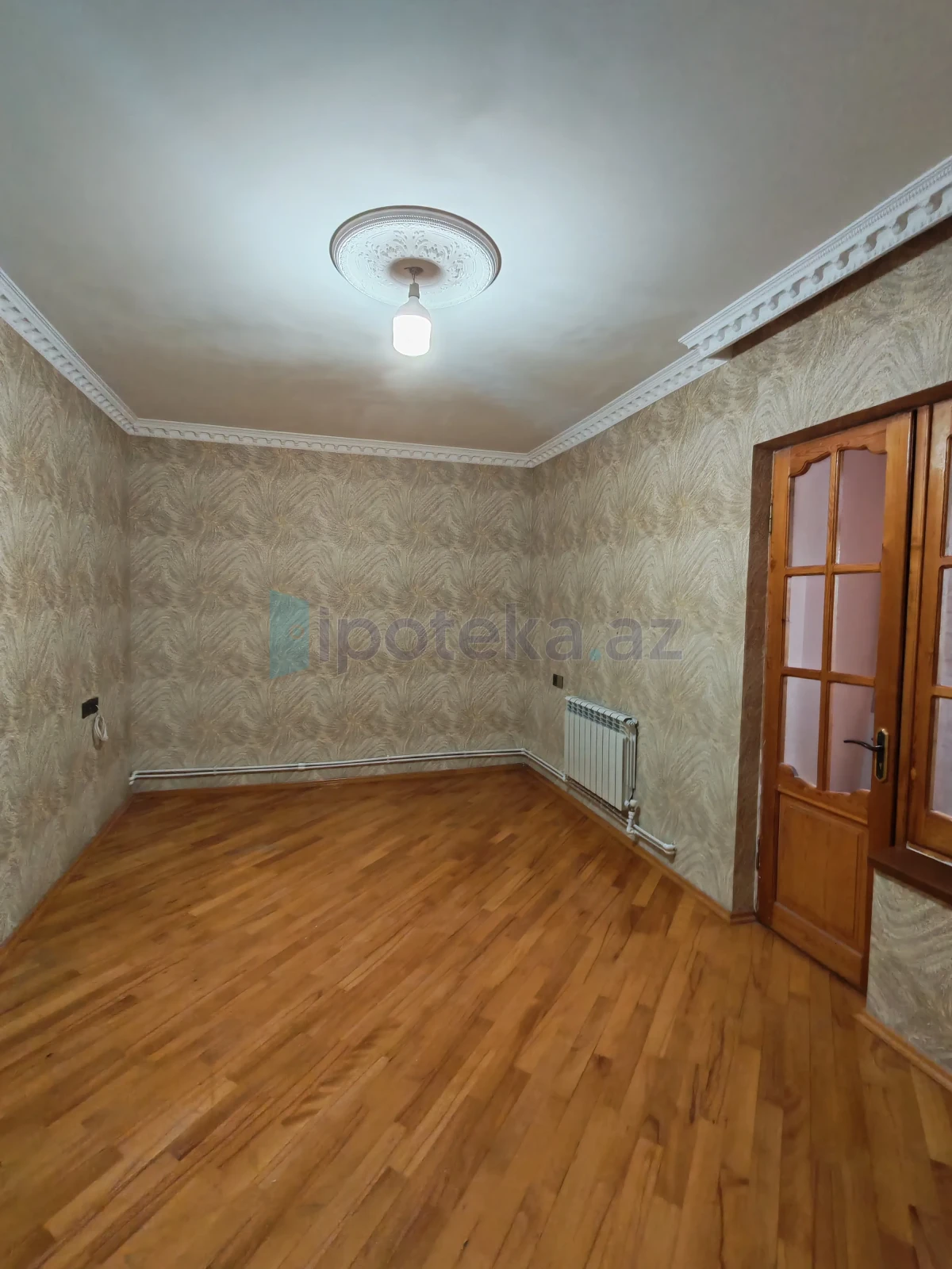 Satılır 2 otaqlı köhnə tikili 65 m²