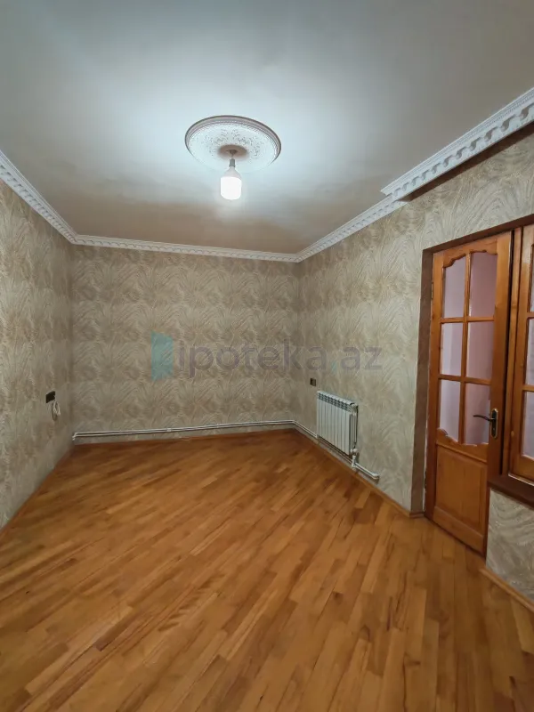 Satılır 2 otaqlı köhnə tikili 65 m²