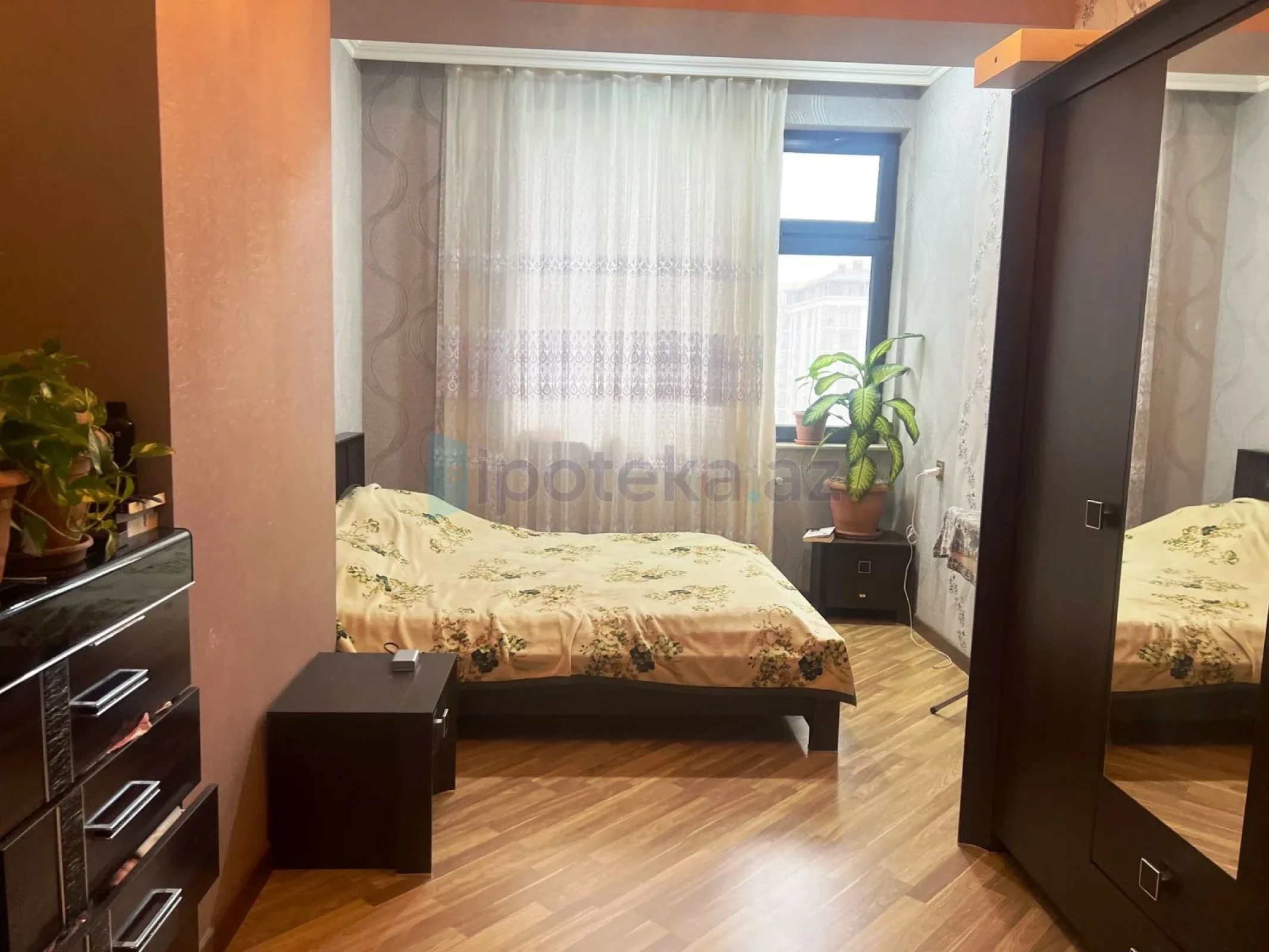Satılır 3 otaqlı köhnə tikili 110 m²