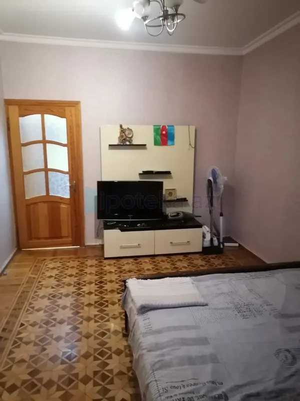 Satılır 3 otaqlı köhnə tikili 79.9 m²