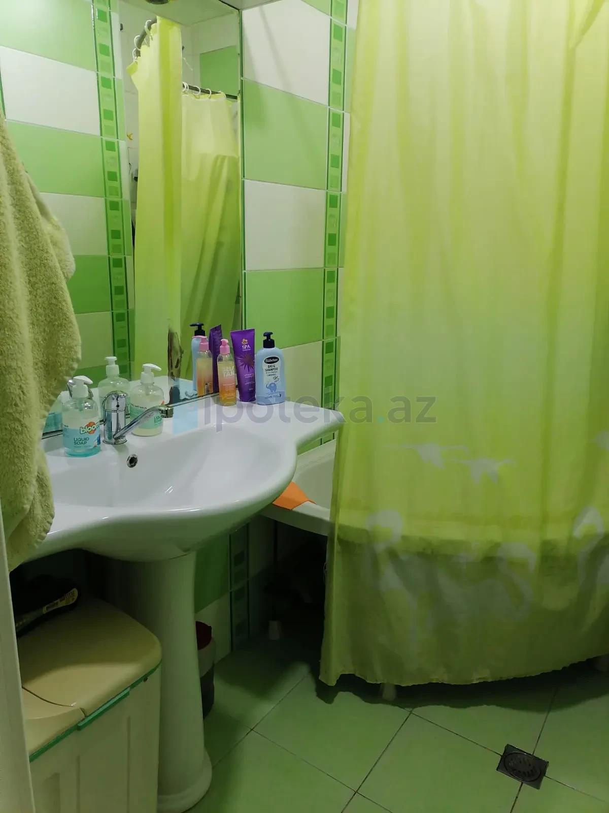 Satılır 3 otaqlı köhnə tikili 79.9 m²