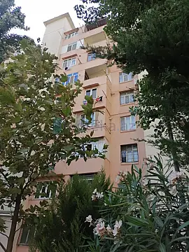 Satılır 3 otaqlı köhnə tikili 79.9 m² — Bakı, Yeni Günəşli 3 otaq 79.90 m²