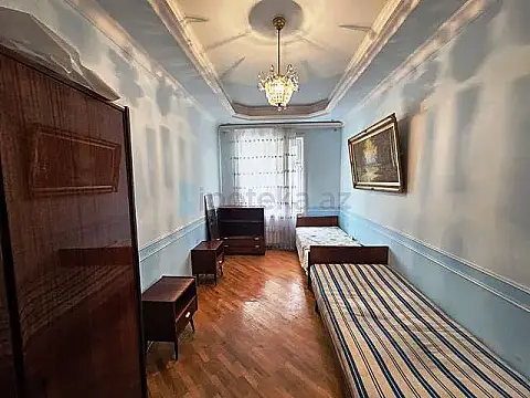 Satılır 3 otaqlı köhnə tikili 70 m²