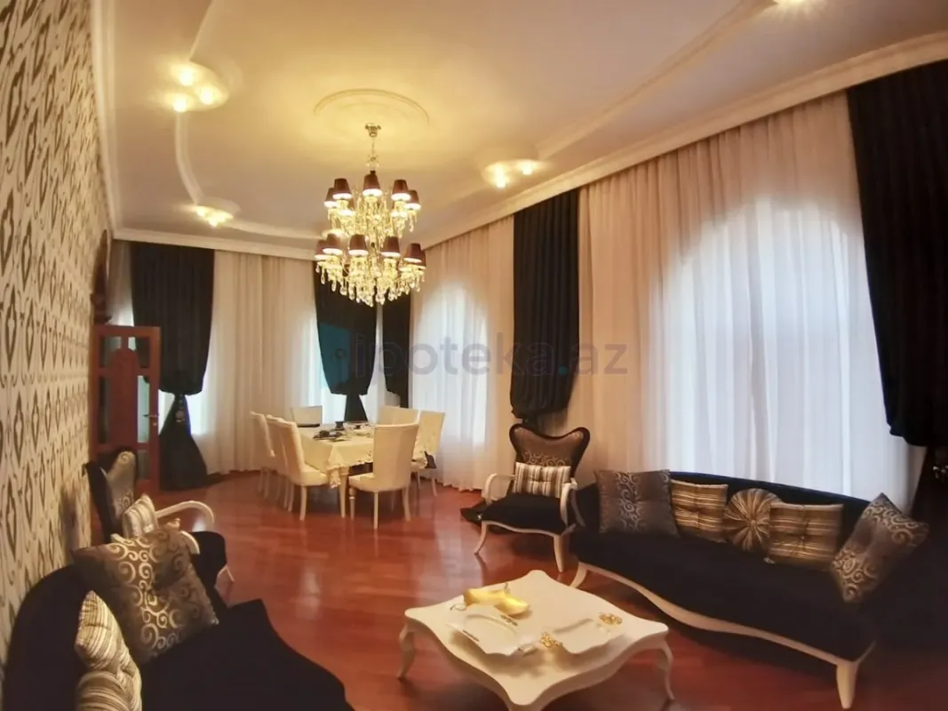 Satılır 5 otaqlı mənzil 500 m²