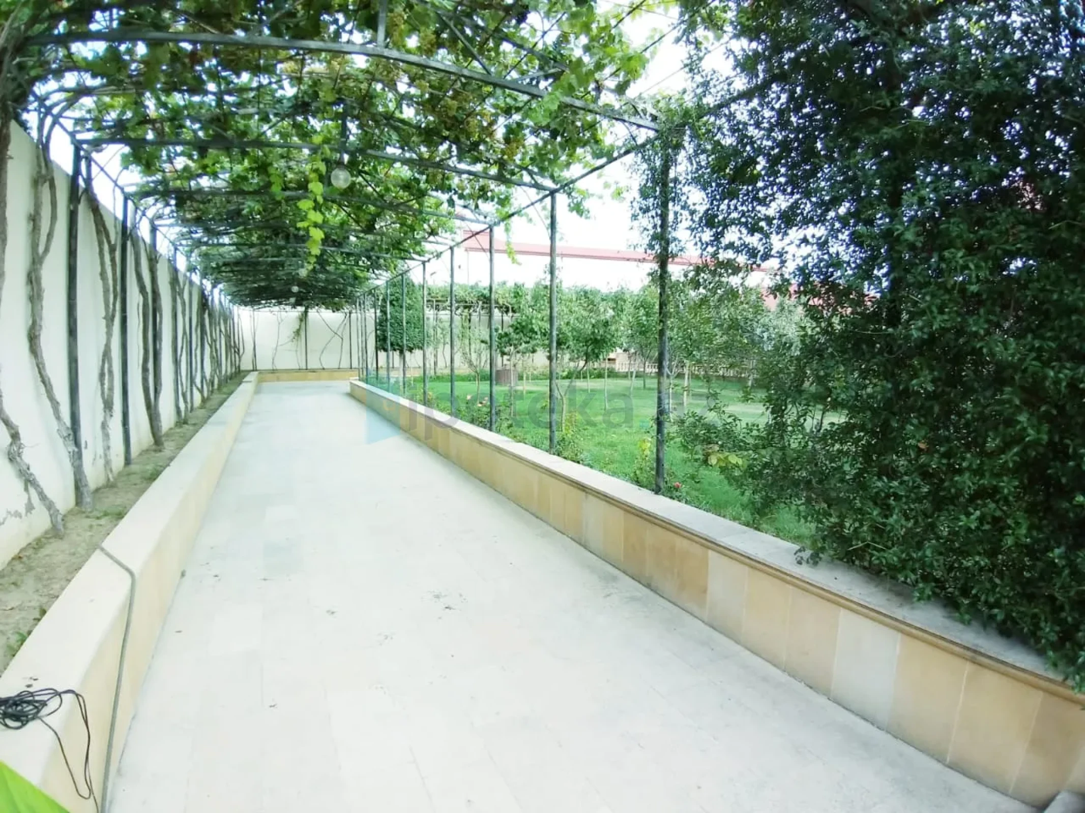 Satılır 5 otaqlı mənzil 500 m²