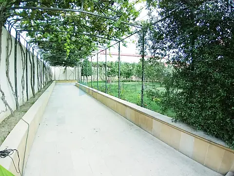 Satılır 5 otaqlı mənzil 500 m²