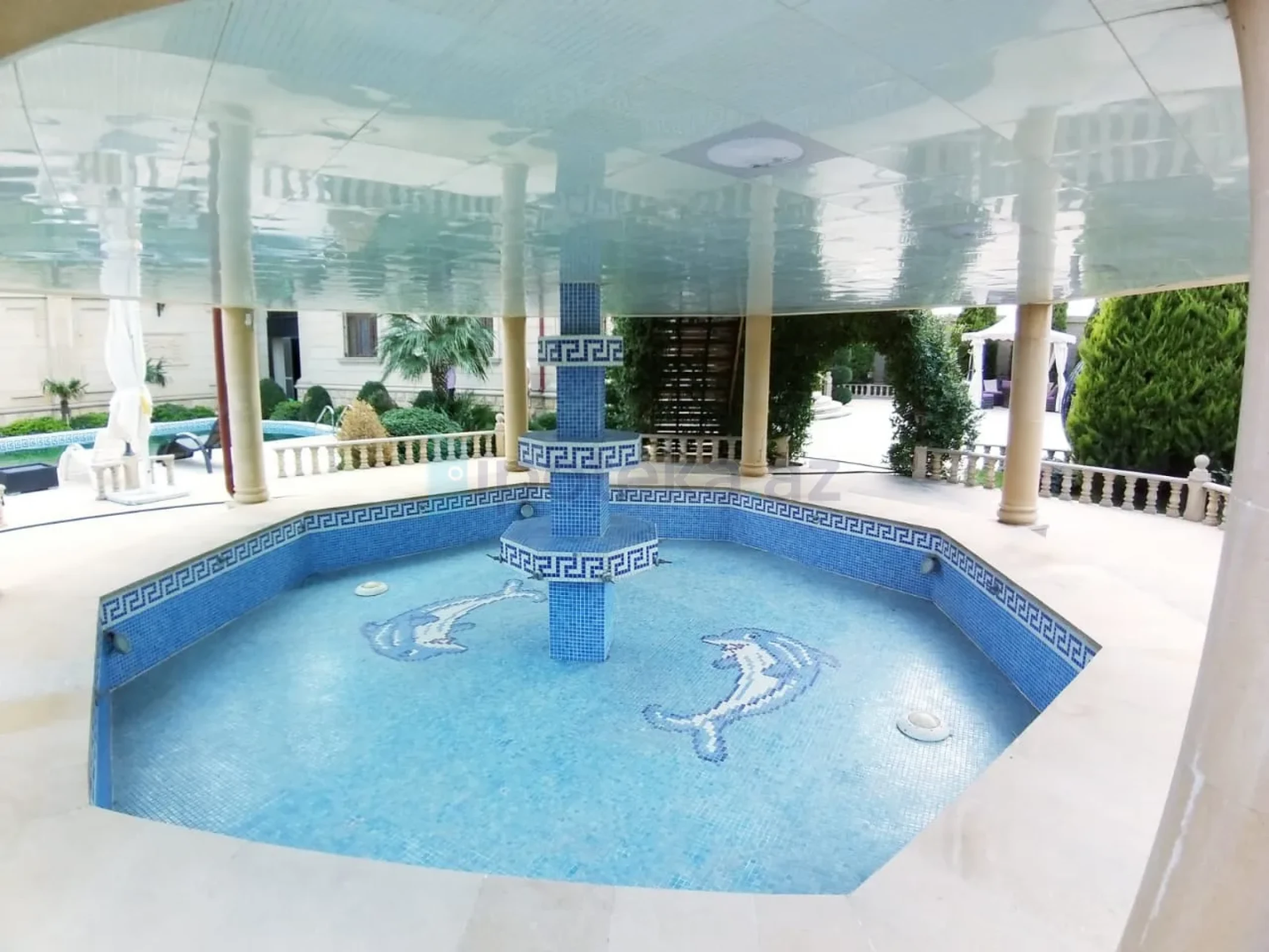 Satılır 5 otaqlı mənzil 500 m²