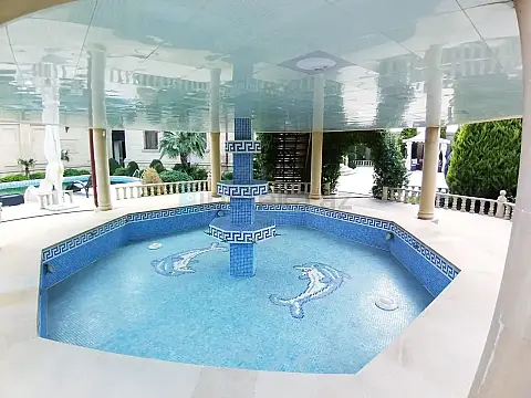 Satılır 5 otaqlı mənzil 500 m²