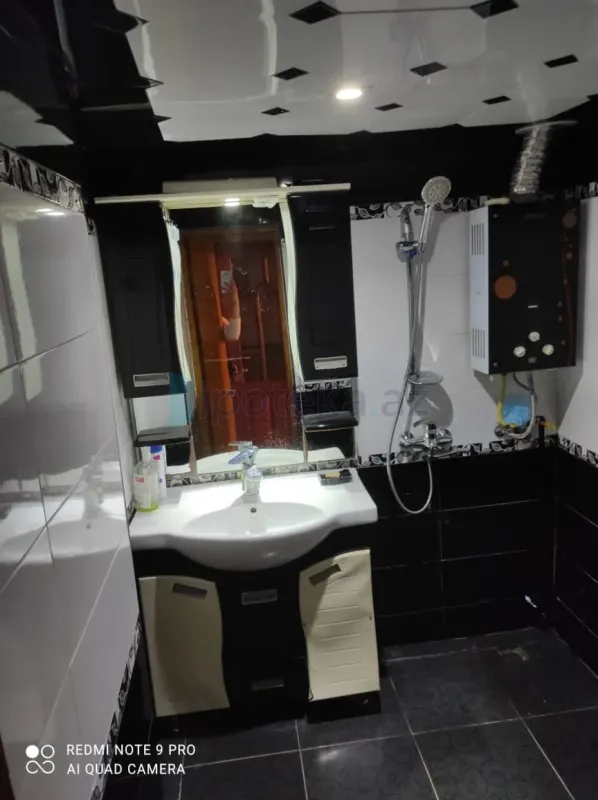 Satılır 3 otaqlı köhnə tikili 75 m²
