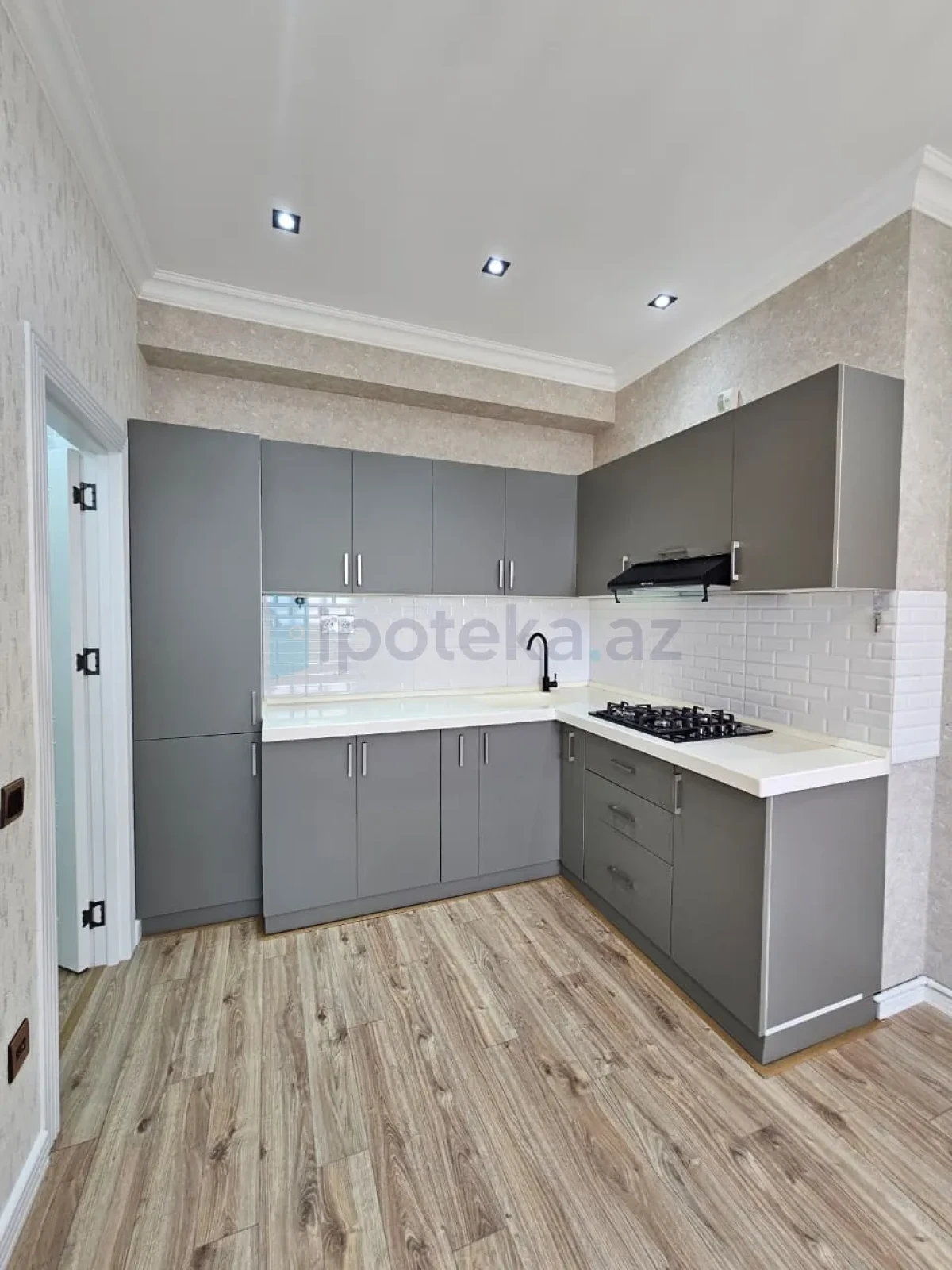 Satılır 3 otaqlı yeni tikili 74 m²