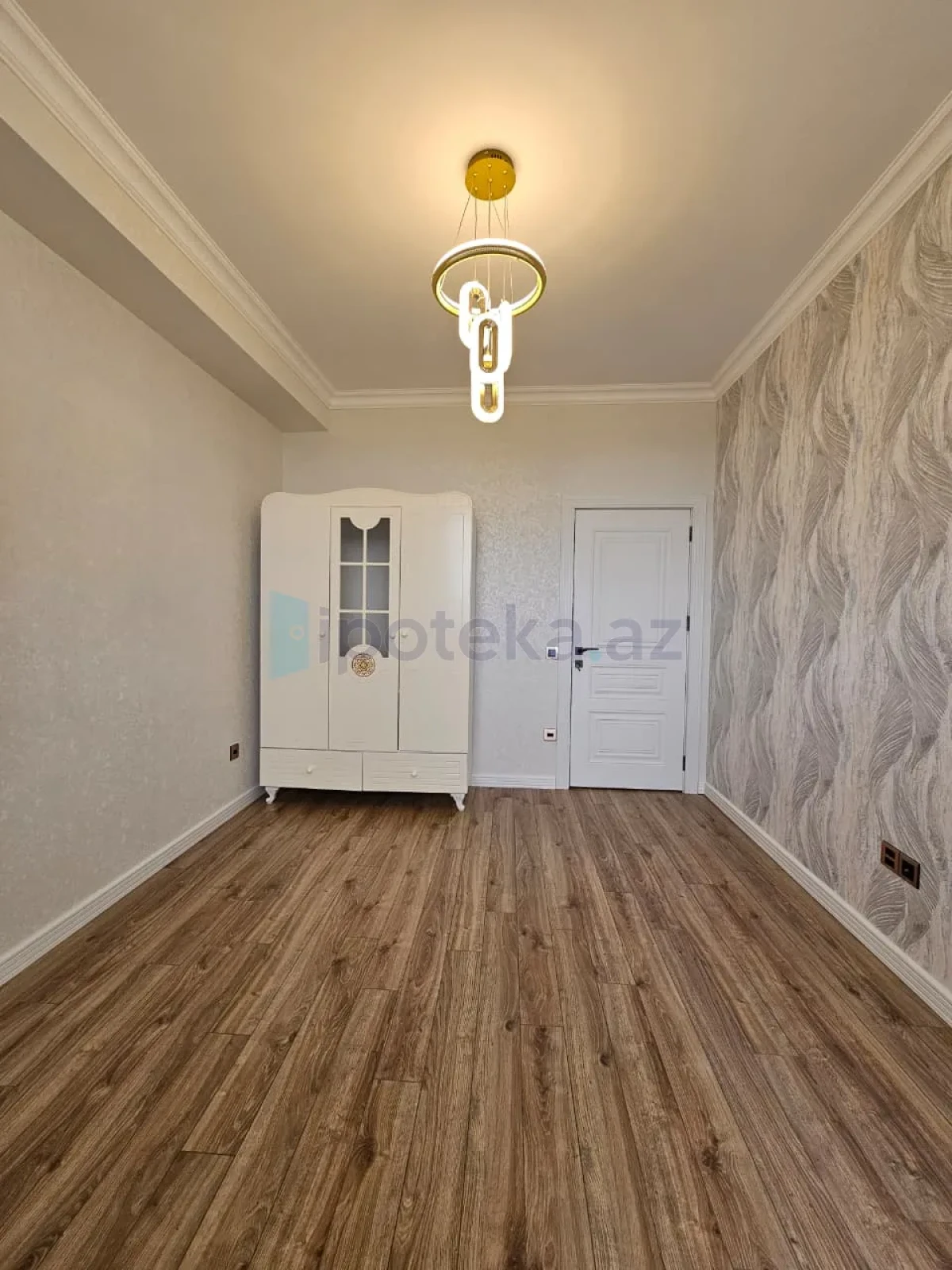 Satılır 3 otaqlı yeni tikili 74 m²