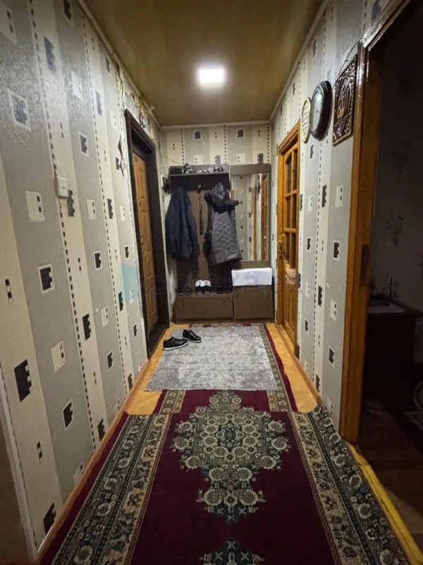 Satılır 4 otaqlı köhnə tikili 110 m²