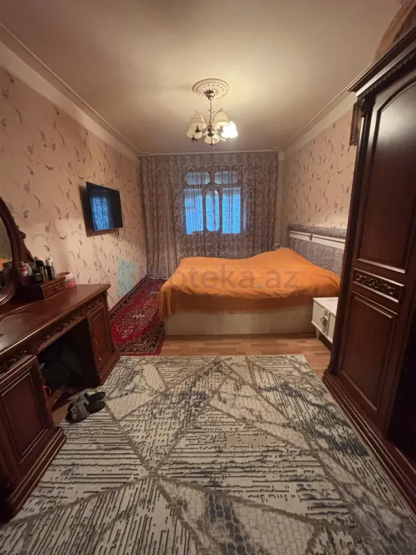 Satılır 4 otaqlı köhnə tikili 110 m²
