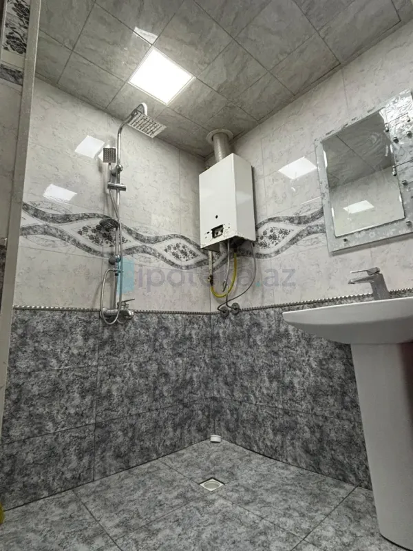 Satılır 4 otaqlı köhnə tikili 110 m²