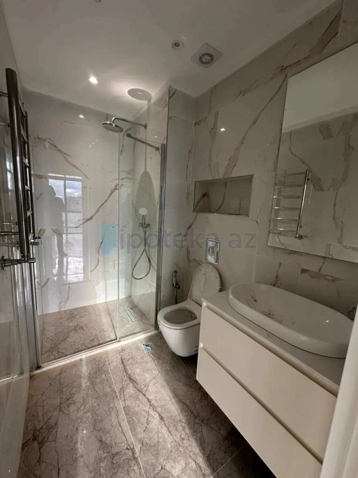 Satılır 3 otaqlı yeni tikili 84.3 m²