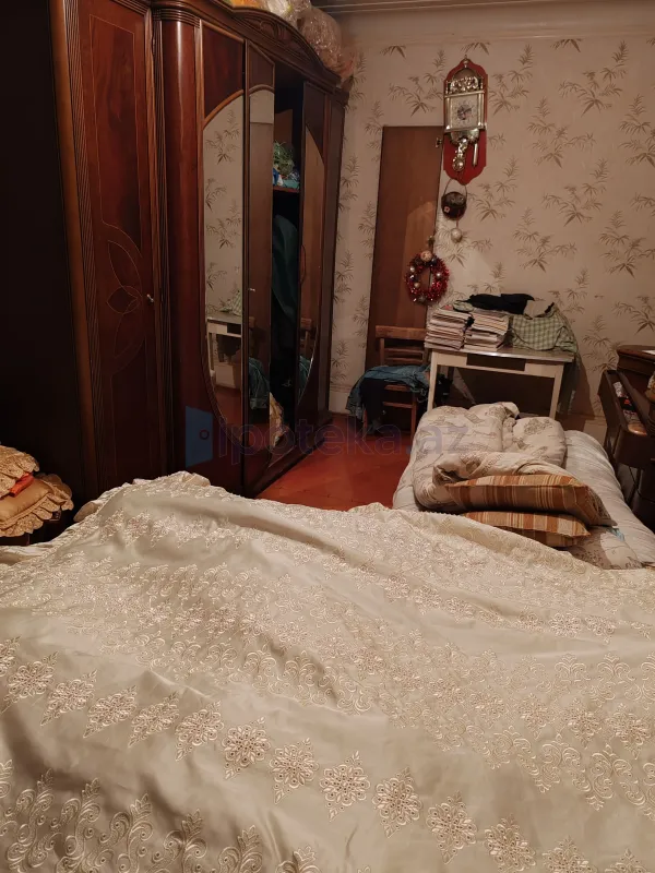 Satılır 3 otaqlı köhnə tikili 100 m²