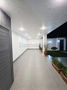 Satılır 4 otaqlı mənzil 160 m²