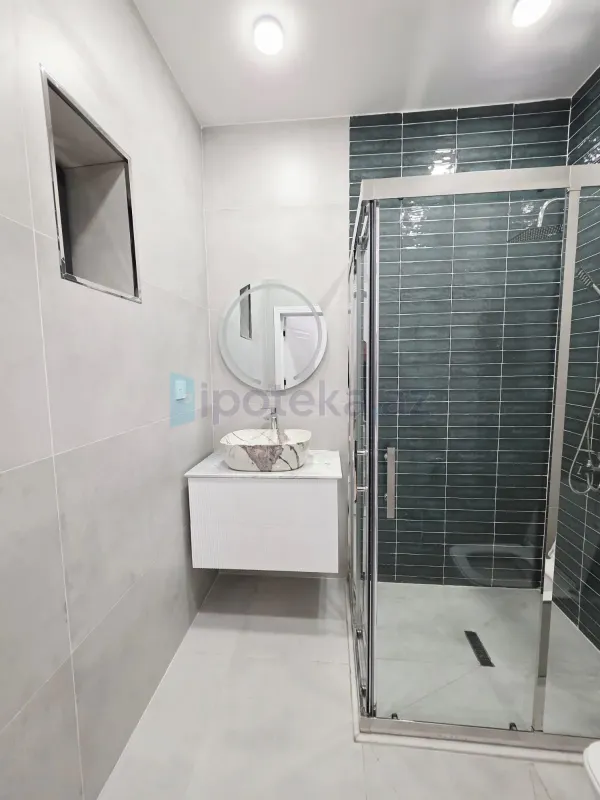 Satılır 4 otaqlı mənzil 160 m²