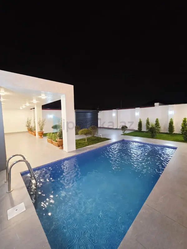 Satılır 4 otaqlı mənzil 160 m²