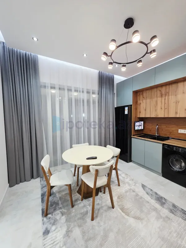 Satılır 4 otaqlı mənzil 160 m²