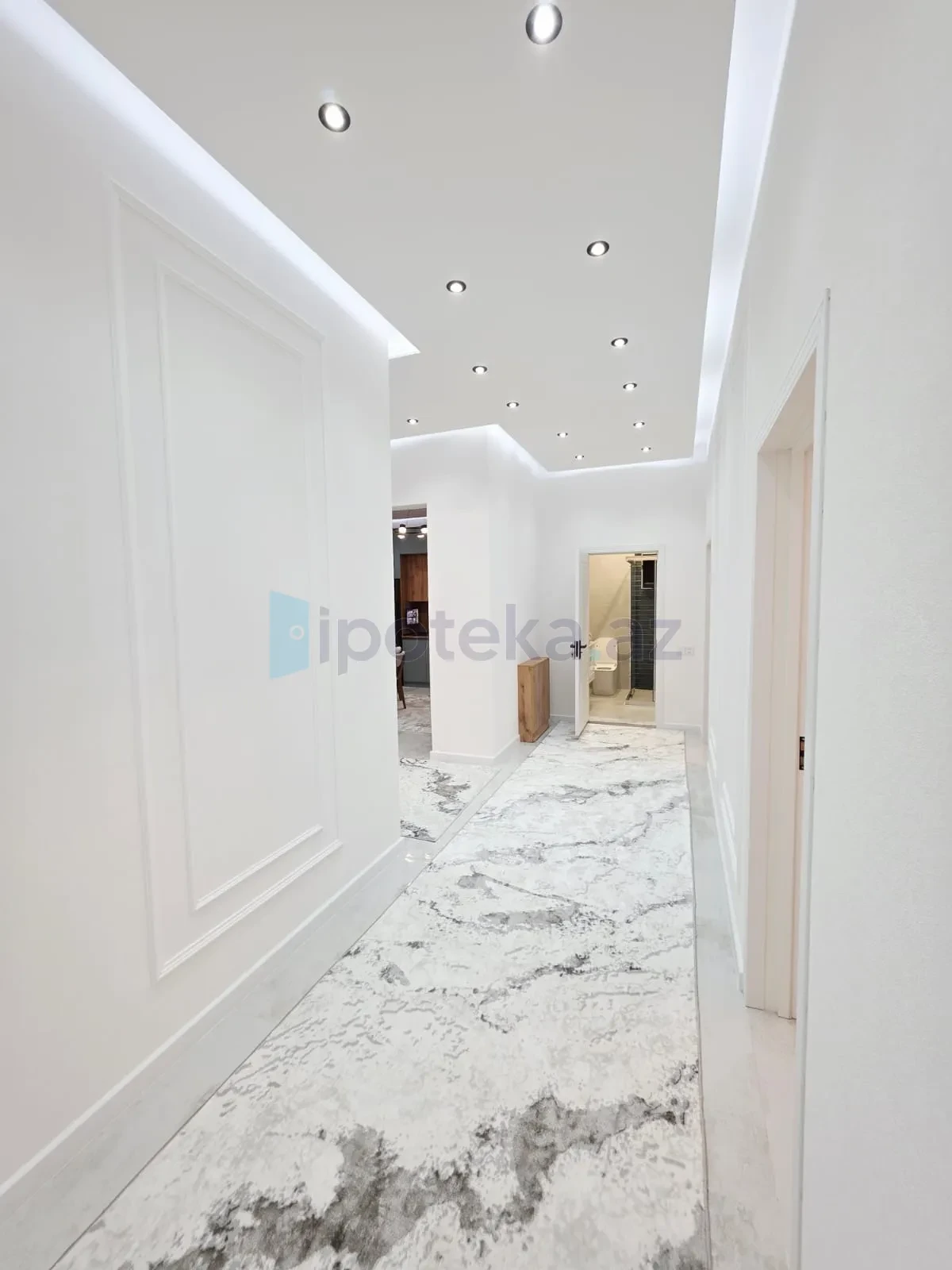 Satılır 4 otaqlı mənzil 160 m²