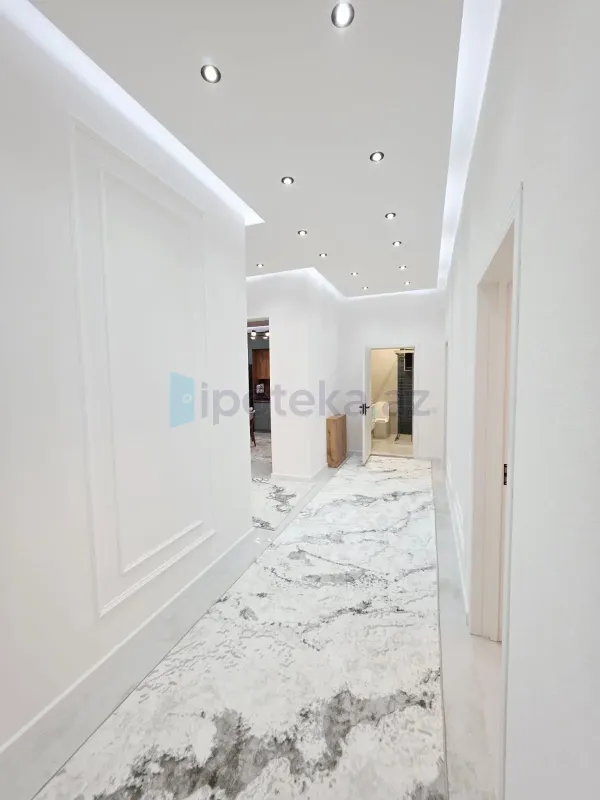 Satılır 4 otaqlı mənzil 160 m²