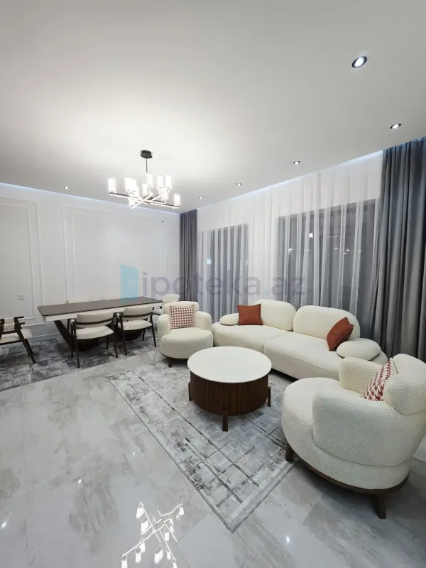 Satılır 4 otaqlı mənzil 160 m²