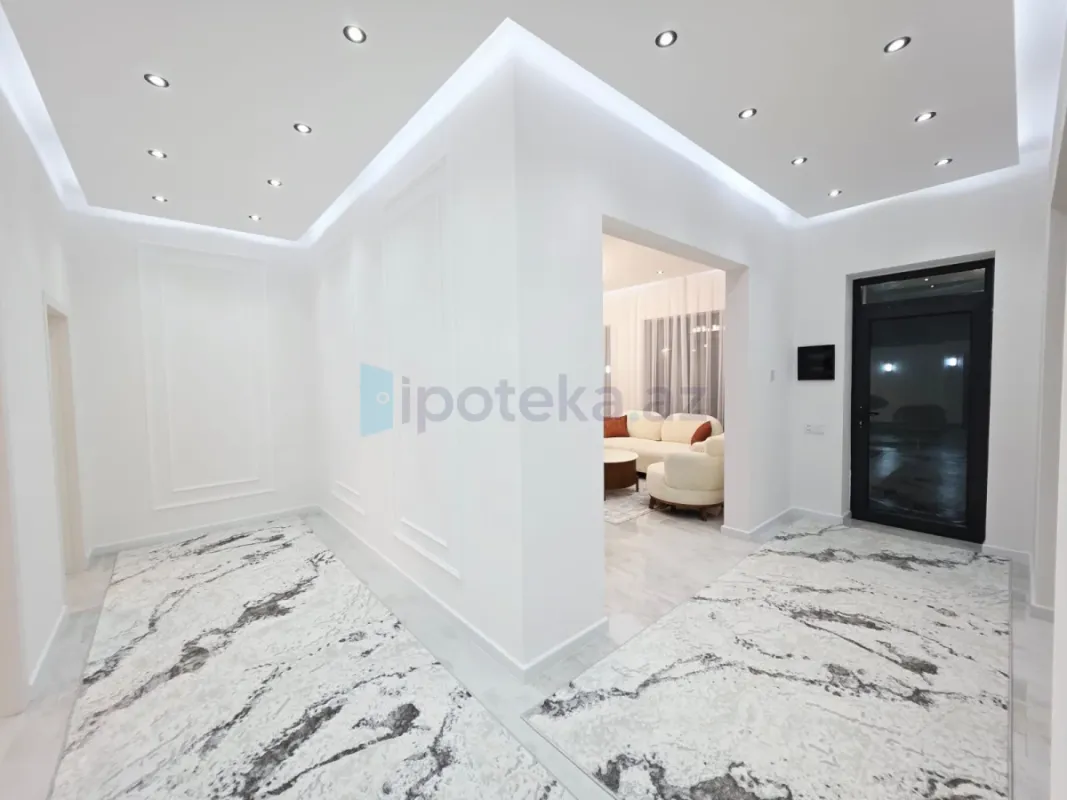 Satılır 4 otaqlı mənzil 160 m²