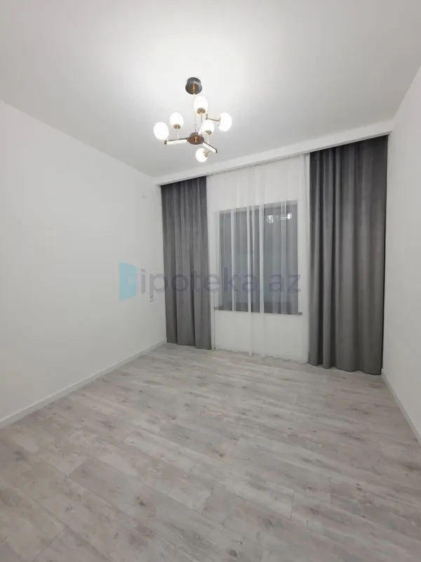 Satılır 4 otaqlı mənzil 160 m²