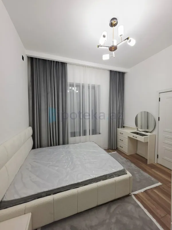 Satılır 4 otaqlı mənzil 120 m²
