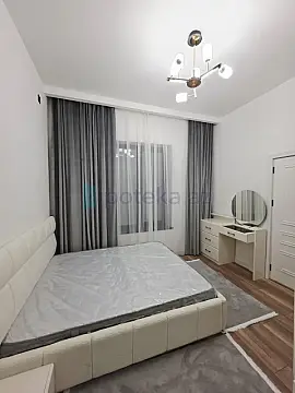 Satılır 4 otaqlı mənzil 120 m²