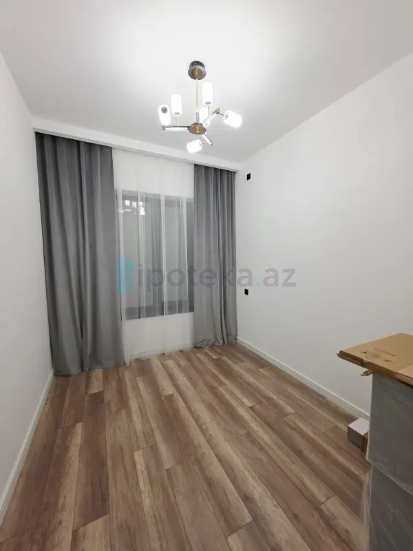 Satılır 4 otaqlı mənzil 120 m²