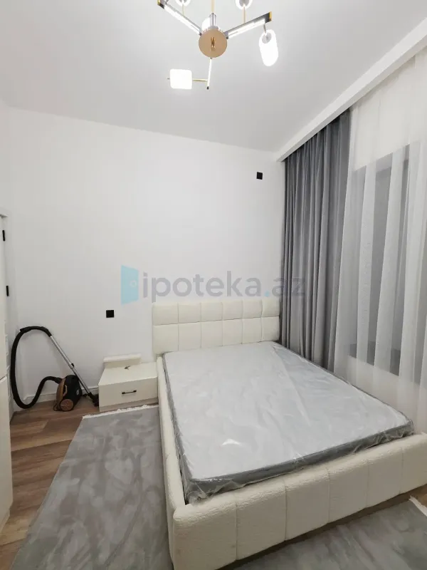 Satılır 4 otaqlı mənzil 120 m²