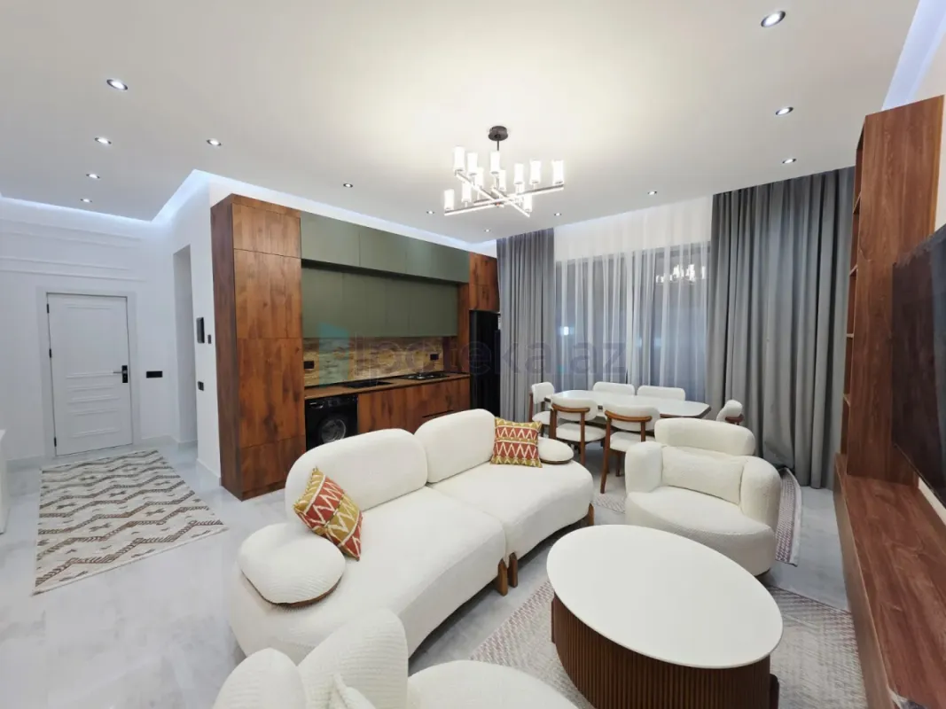 Satılır 4 otaqlı mənzil 120 m²