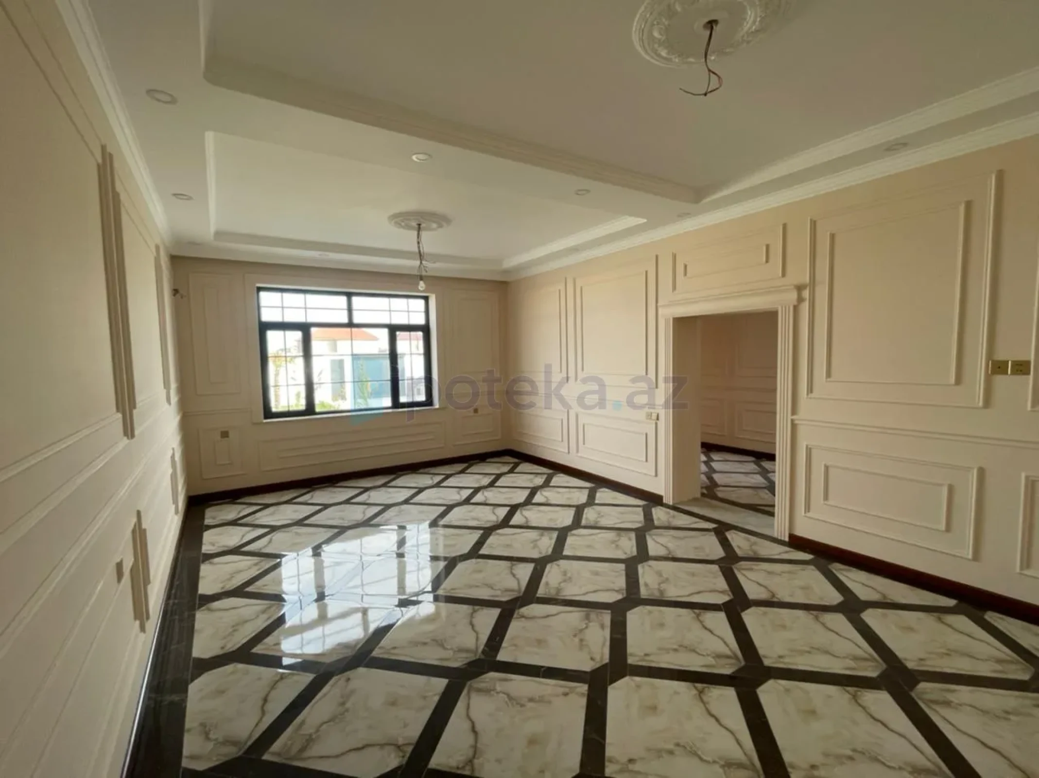 Satılır 6 otaqlı mənzil 260 m²