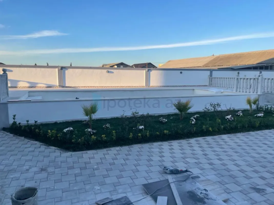 Satılır 6 otaqlı mənzil 260 m²