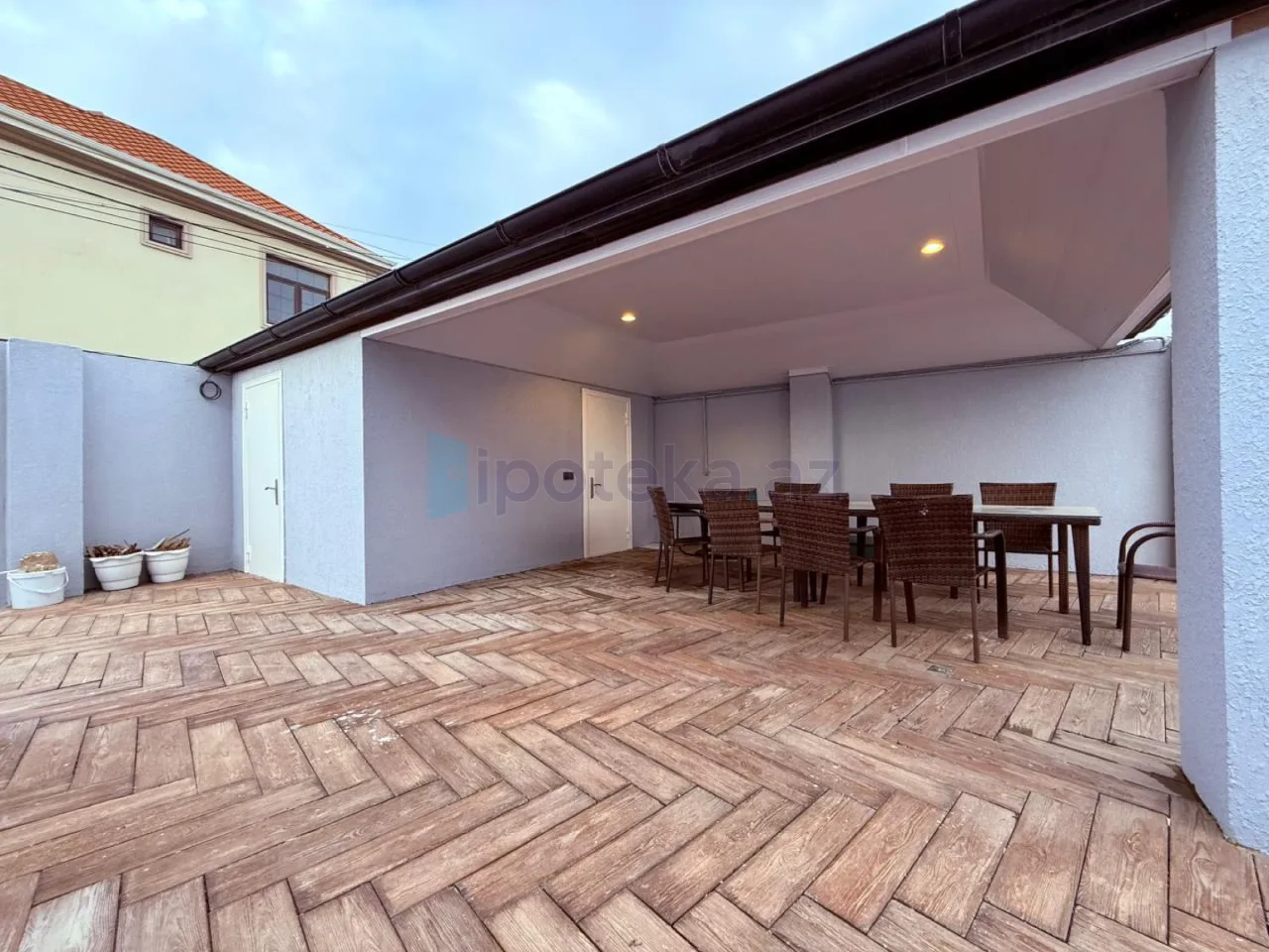 Satılır 4 otaqlı həyət evi 142 m²