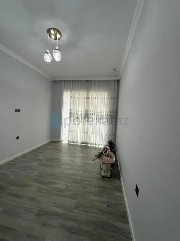 Satılır 4 otaqlı həyət evi 142 m²