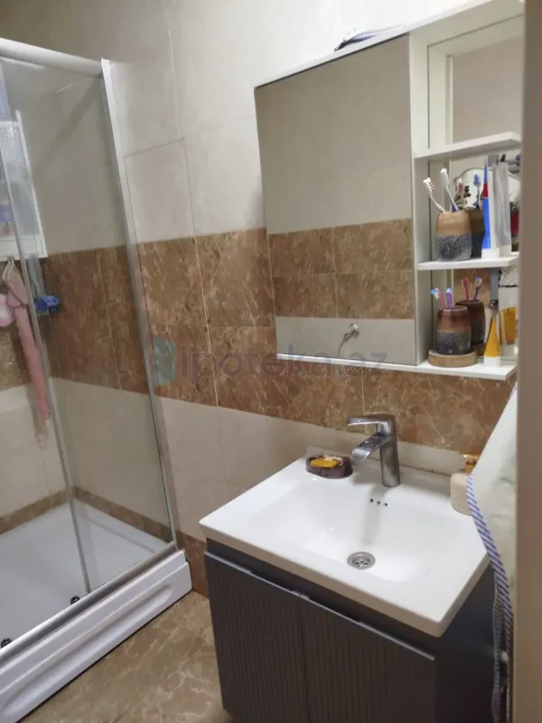 Satılır 2 otaqlı yeni tikili 75 m²