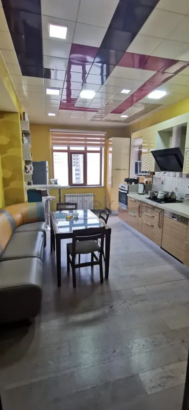 Satılır 4 otaqlı yeni tikili 170 m²